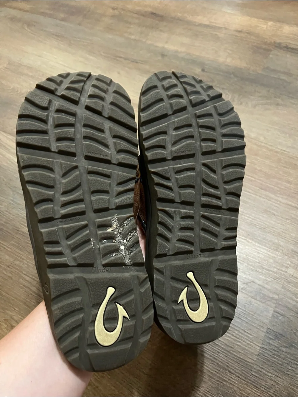 OluKai Kua‘aina Leather Sandals | Men's US 8 | Koa/Espresso | Comfort Flip Flops